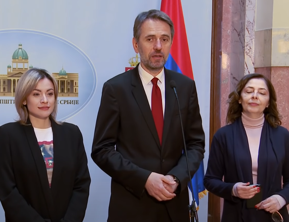 Na Vračaru <span style='color:red;'><b>napadnute</b></span> aktivistkinje DJB dok su prikupljale potpise